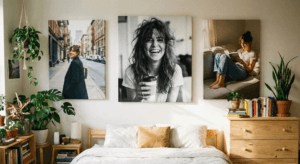 Inspirasi Cetak Kanvas untuk Dekorasi Kamar Aesthetic konsep nuansa personal foto candid sendiri