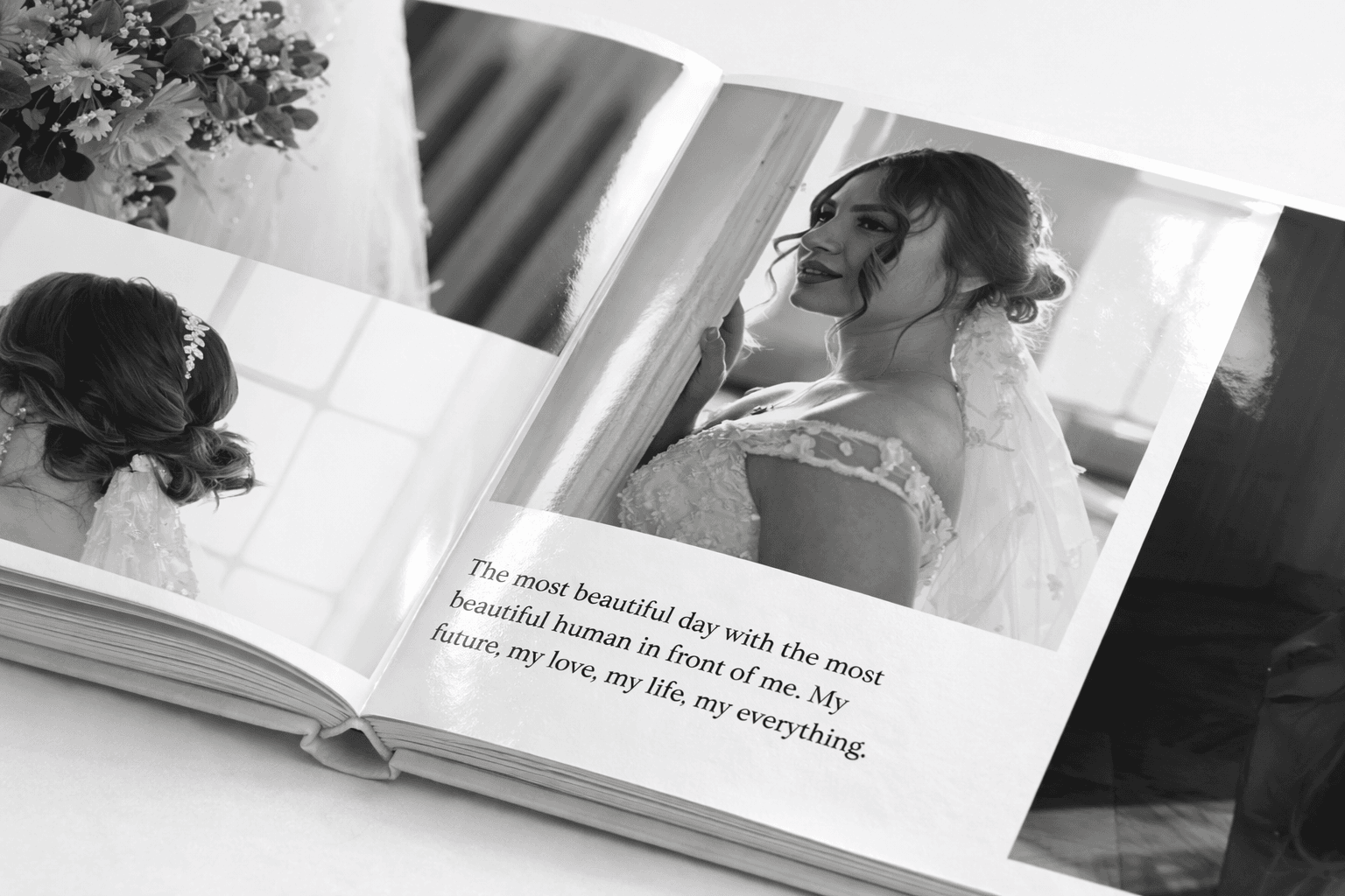 Buku photobook wedding detail dari atas
