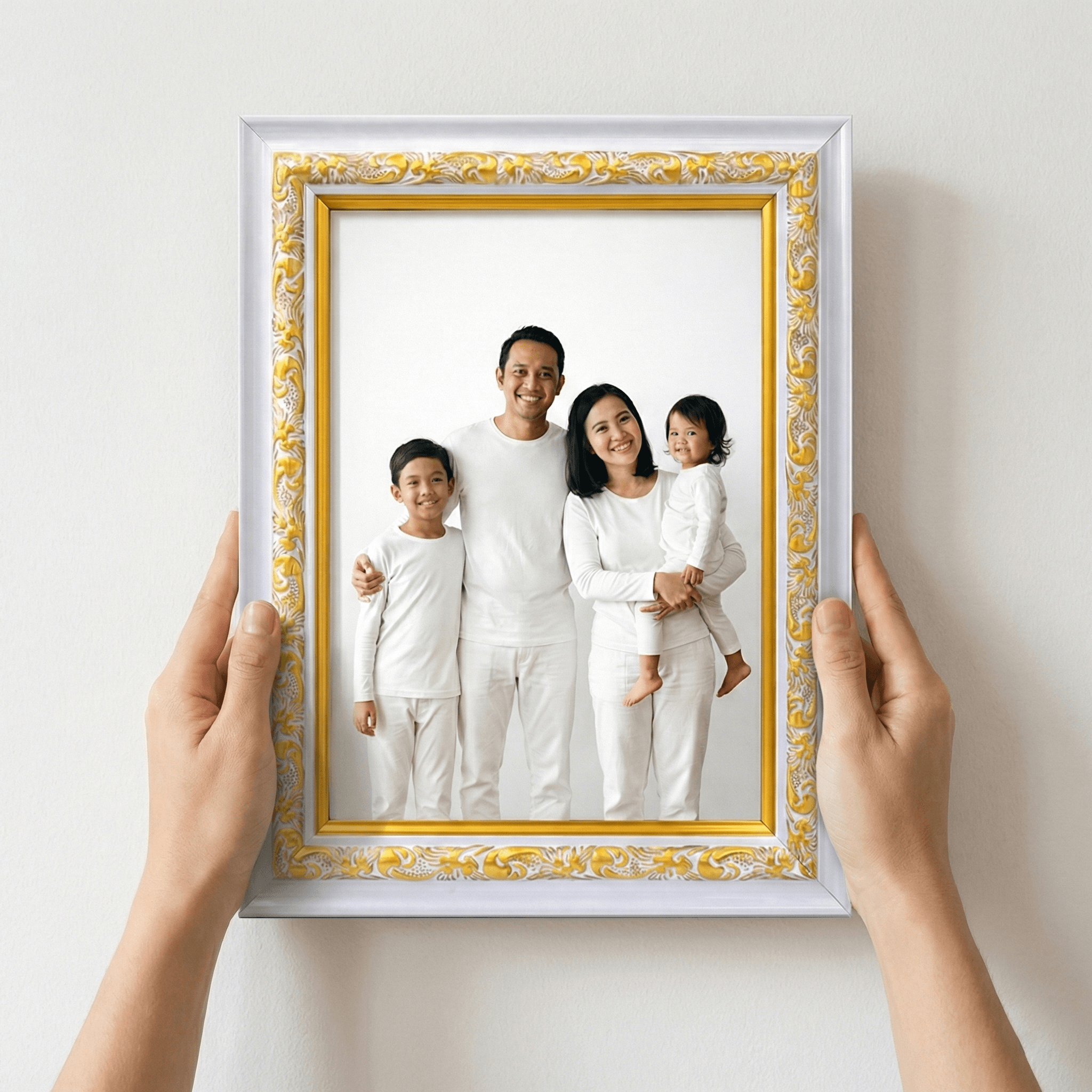 Canvas print frame ornament