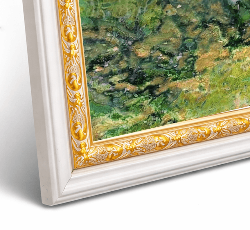 Frame ornament lukisan dengan warna white gold