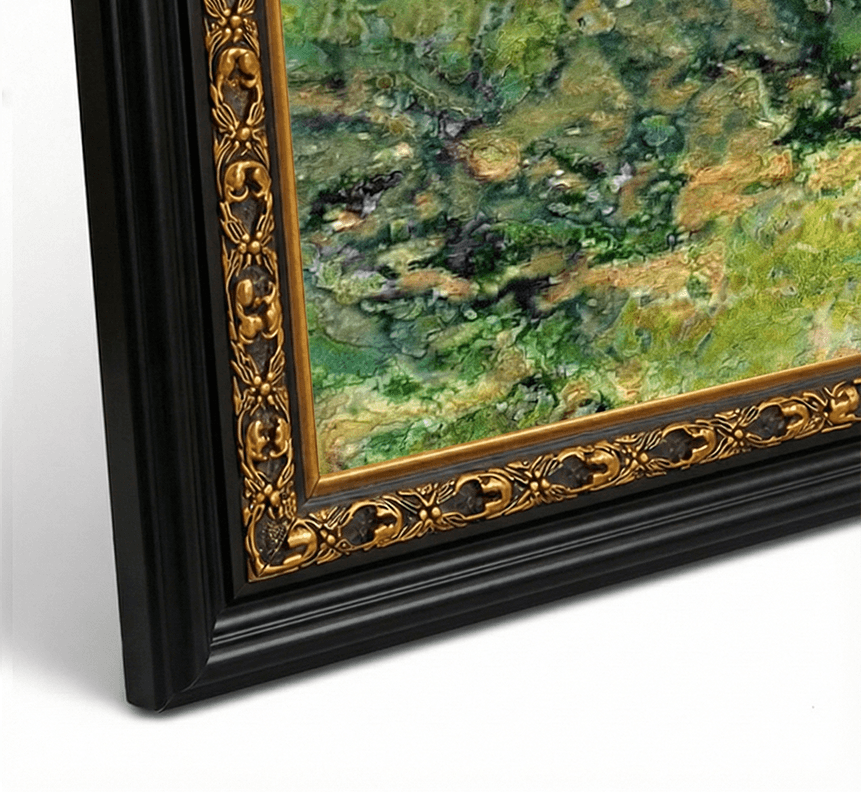 Frame ornament lukisan dengan warna black gold
