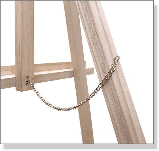 Easel chain detail