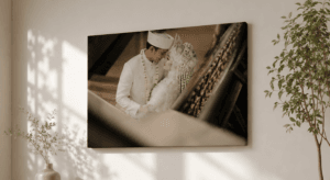 Foto Pasangan Menikah dalam Kanvas